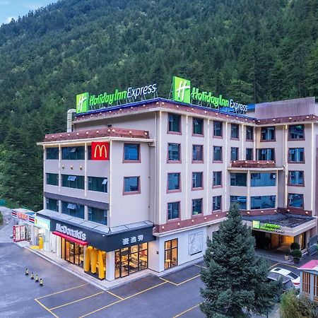Holiday Inn Express Jiuzhaigou,Only 600 Meters To Jiuzhaigou Park By Ihg Екстер'єр фото