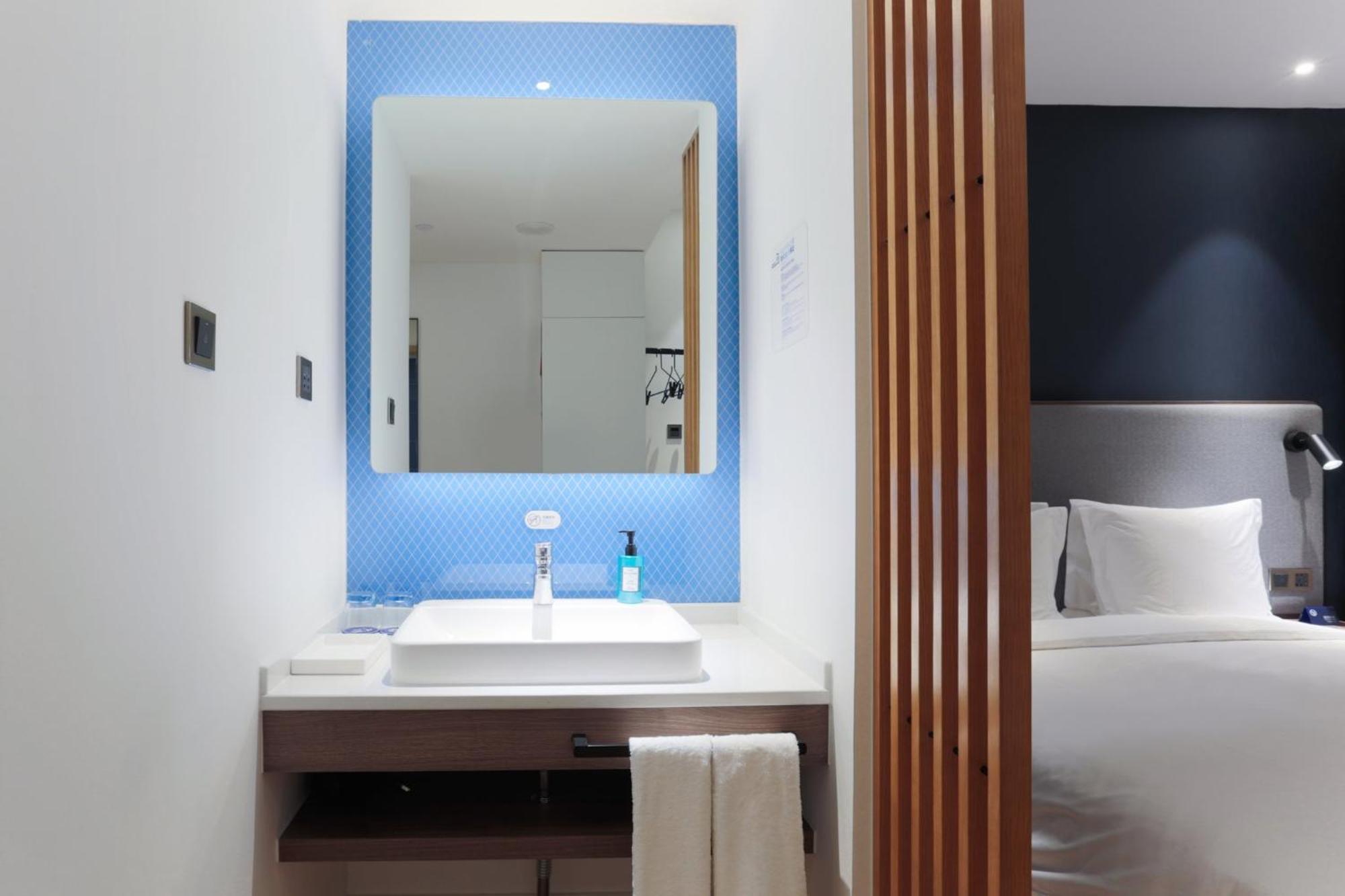 Holiday Inn Express Jiuzhaigou,Only 600 Meters To Jiuzhaigou Park By Ihg Екстер'єр фото